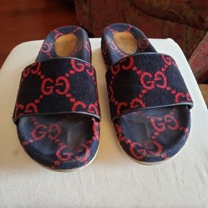 Gucci velvet courduroy slides